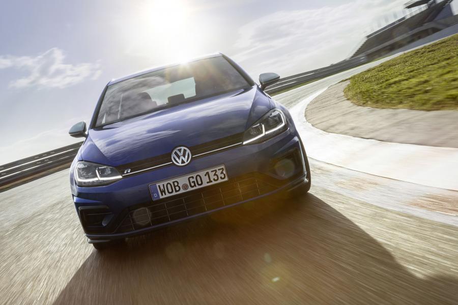  Volkswagen Golf R 5-Door 2017 года  (WW) (фото 6 из 27)